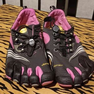 Vibram Women's FiveFingers Black & Pink Minimalist Toe Shoes